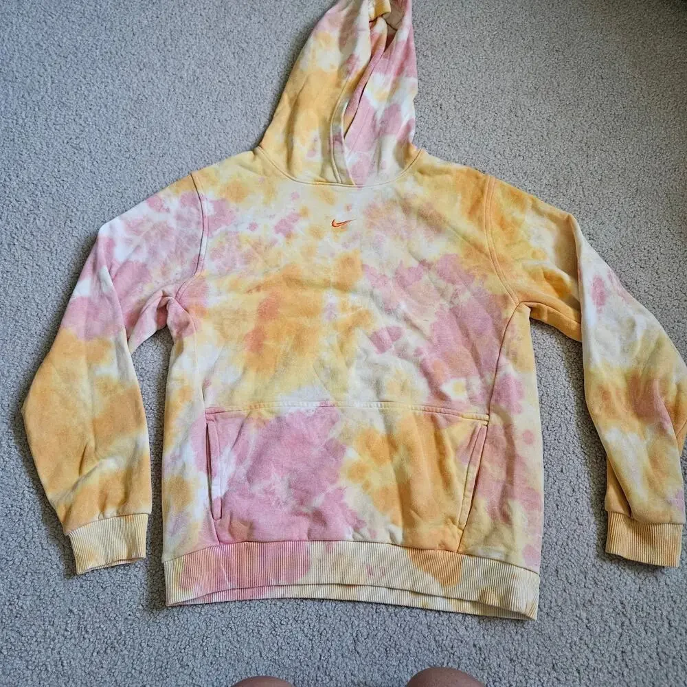 Nike Big Kids' Sportswear Club Fleece Tie-Dyed Hoodie XL